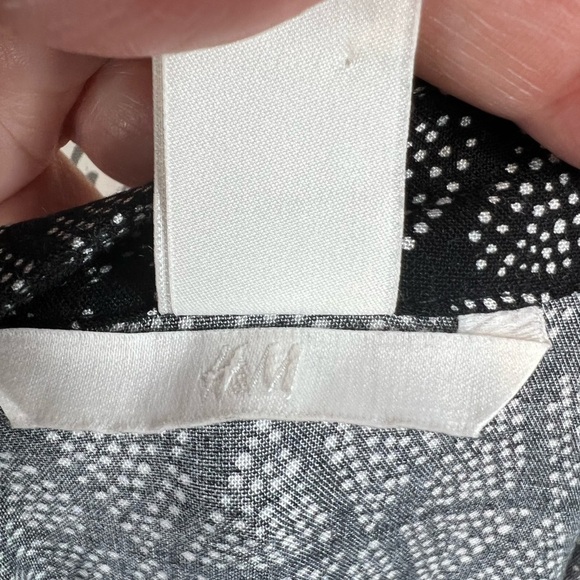 H&m black and gray dress size 2 - Picture 9 of 9